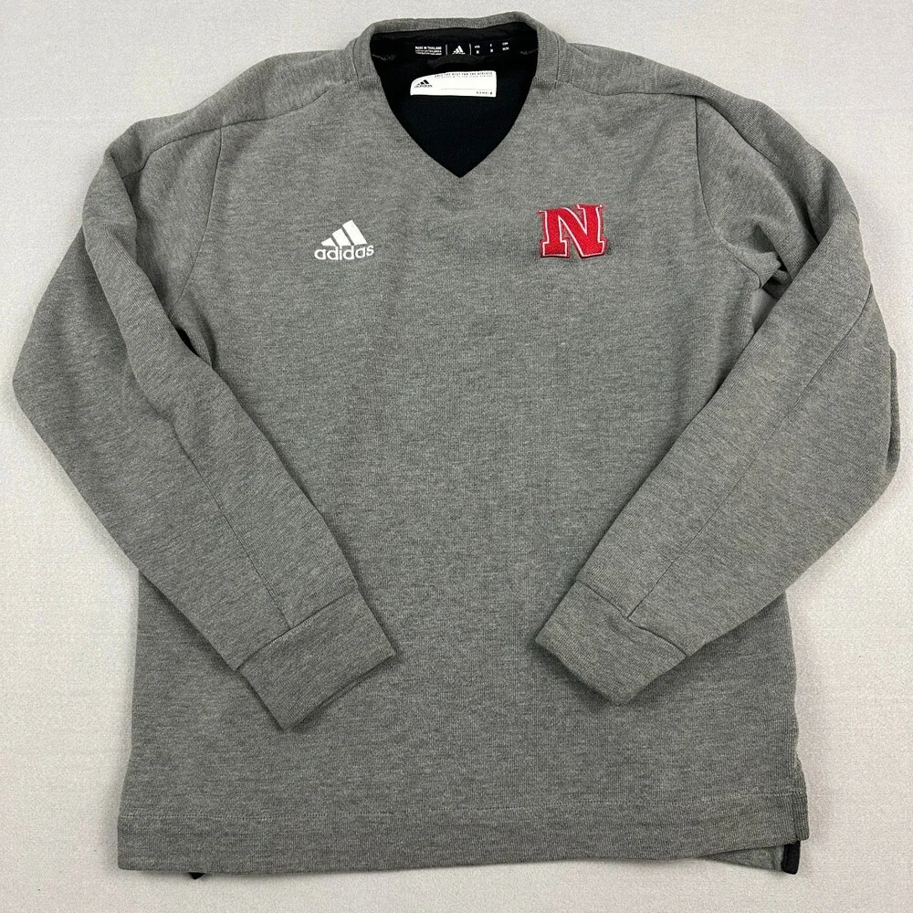 Nebraska Cornhuskers Sweater Men Medium Gray Adidas V-Neck NCAA Logo Knit M